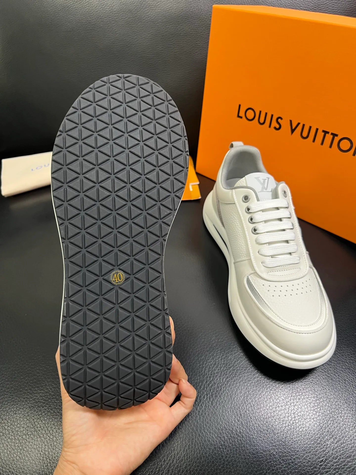 Men's shoes💰800 Lv 🔍Top purchasing agent🇮🇹 Louis Vuitton, the sports sneaker counter is synchronized, the uppers are imported from Italy, high-quality splicing colorful and complex crafts, the imported mesh padding is soft and comfortable, soles: original soles specially provided by the original factory, T men's men's shoes 💰U exclusive movable molded soles are super comfortable, original factory and single goods, 🔍🔍high quality, you can enter and exit the counter at will, welcome to compare, code number 38-44 (customized 45) 85871